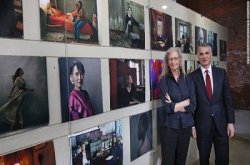 《Women:NewPortraits》：最强女摄影师AnnieLeibovitz相展将来港