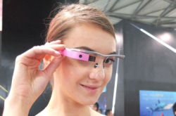 CoolGlassOne比GoogleGlass劲？！
