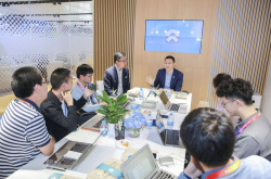 蔚来李斌：ES8将于5月初交付 交付前1万台才能松一口气