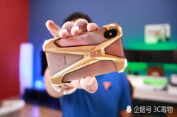 造型怪异钛合金制作：售价15000元可买2部iPhoneXS