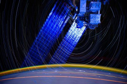 留守太空站370日，太空人拍照结集成书