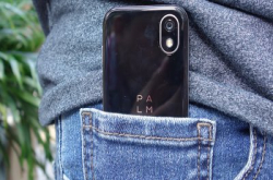 Palm 手机回归香港！新作比八达通咭还要细