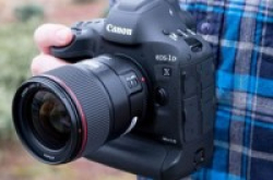 巧妙错位Canon1DXII与NikonD5简单对比