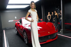 最大马力 800 匹：法拉利 V12 旗舰 812 Superfast 抵港！