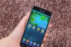 J4配备Samsung将用SmartGlow代替LED灯