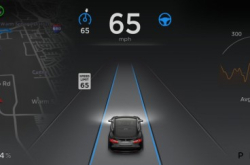 Autopilot=放开双手？Tesla自动驾驶仍需紧握軚盘