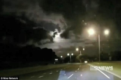 火球划破澳大利亚珀斯夜空或为陨石坠落地球