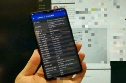 这是一加6真机上手照？高占比刘海屏、骁龙845+8G