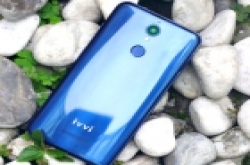 涟漪光影后盖+裸眼3D ivvi K5外观曝光