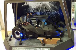 超精细黑夜之神座驾︰手机遥控1:12蝙蝠车限量30套
