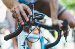 【飞走电线】SRAM推出单车用无线变速系统RedeTAP