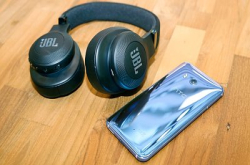 50mm 特大单元来袭！JBL E55BT 蓝牙耳机试玩