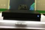 黑的沉稳：微软Xbox One X主机高清大图赏析