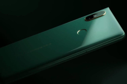 工艺新突破？小米MIX2S翡翠艺术版礼盒发售