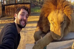 怕头晕别看！600日环游世界的360&deg;全景Selfie记录