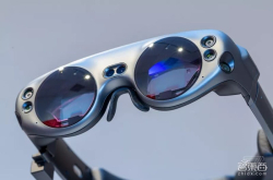 烧了23亿美元 MagicLeap头显终于开卖 售价1万6 粉丝给差评