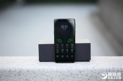 黑鲨游戏手机Helo开箱图赏：3D光晕背板设计