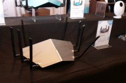 【CES2018】802.11axWi-Fi新制式D-LinkAX11000速度共计过万Mbps