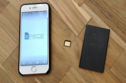 为iPhone加入双咭双待功能！Piece无线Gadget试玩