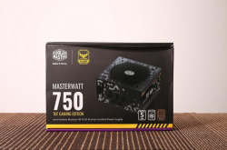 迷彩外观这就是MasterWatt750TUFGamingEdition电源