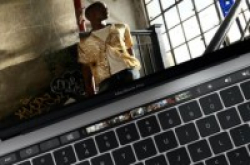 iPhone用了十年的home键将被干掉，竟是因为TouchBar