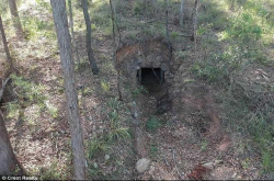 澳洲布里斯本男子家中不小心被金块绊倒意外发现地下有金矿