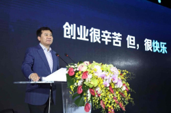 三年打造千余零售商 张近东为县镇经济输出智慧零售解决方案