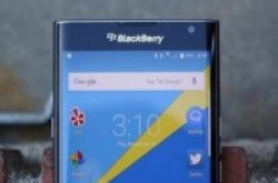 黑莓Mercury谍照曝光全键盘机型绝唱