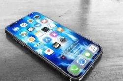 全新iPhone概念机曝光 钻孔镜头＋5G 终于没有刘海屏了
