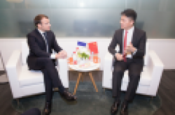 法总统会见刘强东 京东承诺2年在国内销售20亿欧元法国商品
