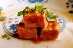 秉承匠人初心 制作一瓶有温度的腐乳