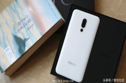 堪比天然砗磲般的美丽光泽魅族16thPlus远山白新机评测