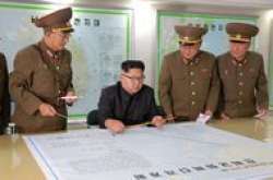 早报：特朗普威胁关闭政府；第七舰队司令丢官