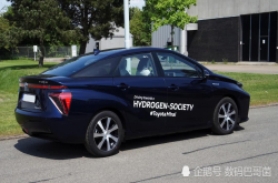 揭秘丰田氢燃料汽车：卖6万美元一次能跑500公里氢燃料比汽油更贵