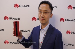 【算法已比黑白镜头好】：HuaweiMate20生父李小龙访问