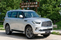 【新车试驾】巨无霸InfinitiQX805.6VIP玩港珠澳概念