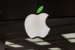 AppleStore变身“绿叶苹果”撑世界地球日