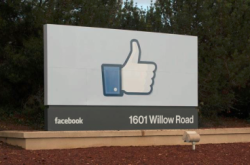 【名笔论坛】Facebook会成另一个Google吗？