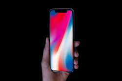 中华电信iPhoneX开卖当天，让你当幸运儿带走两只iPhoneX