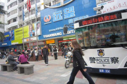 华强北已经处于崩溃的边缘？山寨机卖家：这里连餐饮店都要倒闭了