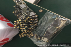 厉害了 报废的iPhone主板CPU拆换了6次 安装上TA之后竟然开机了