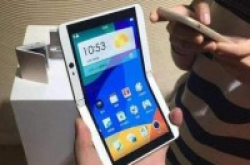 Samsung推出新款柔性OLED屏：可折叠手机不远了