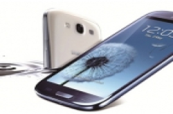 打响京东618价格战  泛泰手机Vega Iron2对决三星Galaxy S3