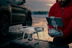全新导航技术避开障碍：DJIPhantom4极速达72km/h！