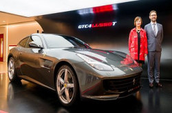 四人同游：FerrariGTC4LussoT打破超跑不实用神话！