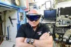 这个X装的好微软HoloLens已经上天了！