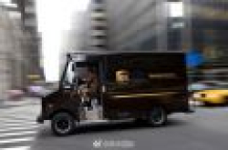 美国圣诞节快递太多 UPS连会计都派去送件了