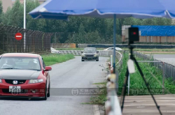又要改车下赛道又想省钱 矛盾不？他还真做到了