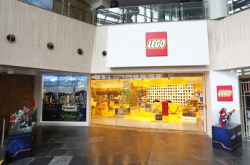 港人必到！LEGOStore本土味浓