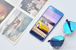 你不买我再降 中端性能＋超耐看＋64G＋18月不卡顿 网友无奈：我3000元买的